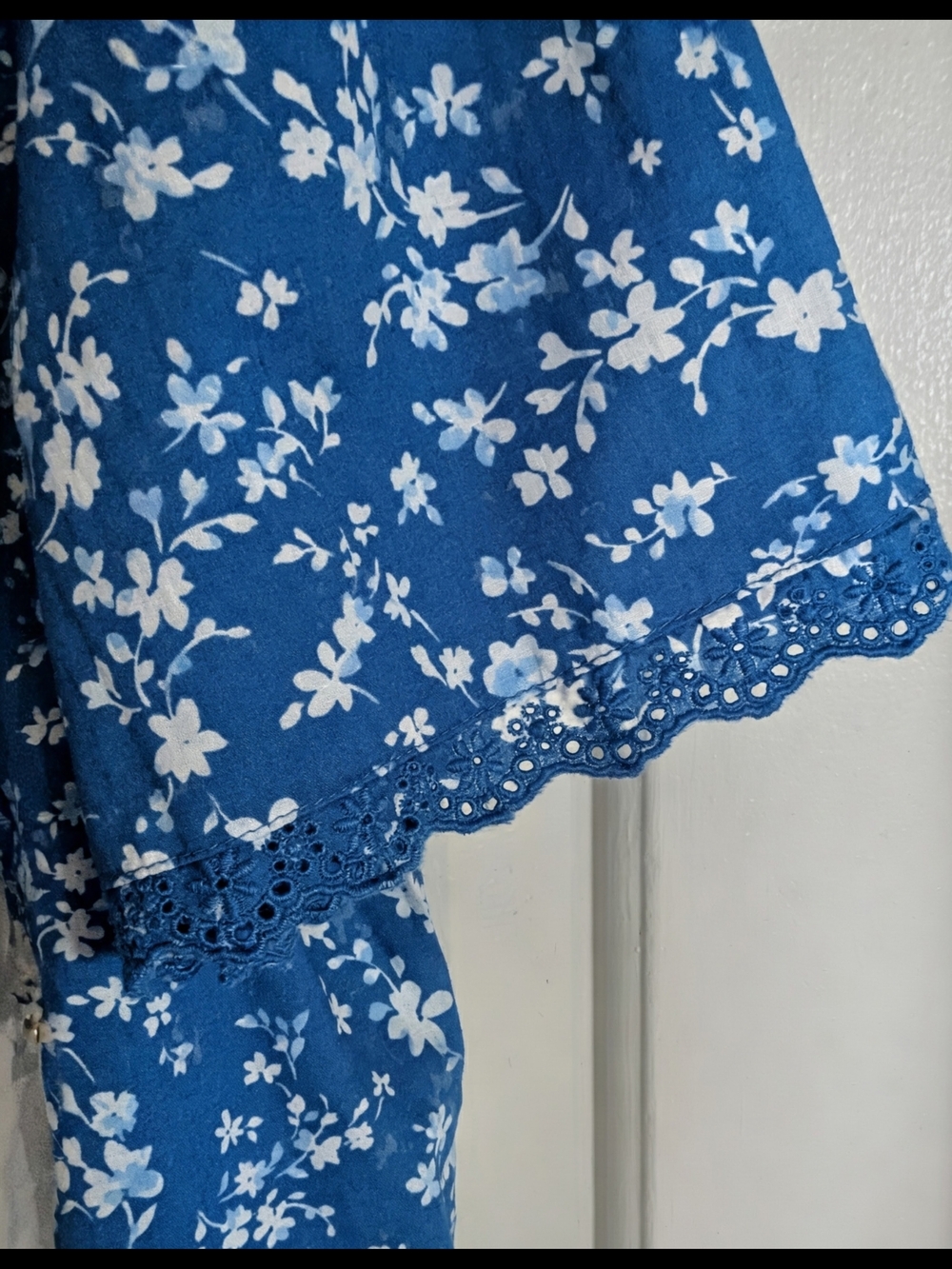 GAP Cotton Ruffle Blue Floral Button-Front Puffy Short Sleeves  V-Neck Top NWOT - Picture 5 of 7